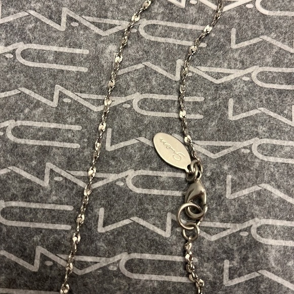 SALE!!! NWOT GUESS LONG CHAIN NECKLACE 🔥🔥 - Picture 6 of 7